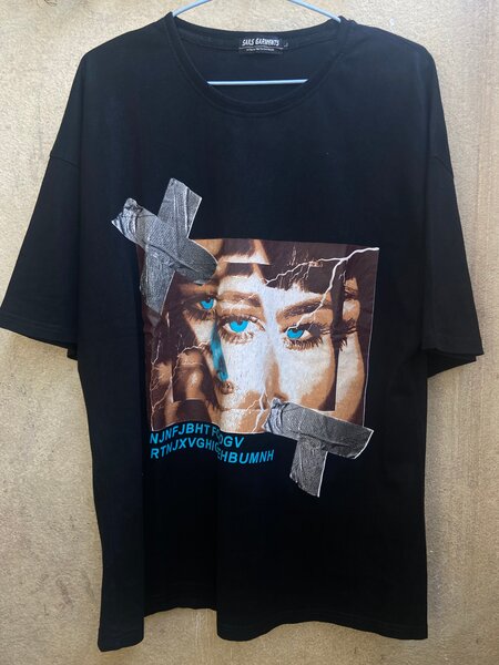 T-shirt avec Éclairs et Portrait