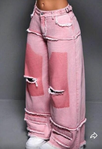 Jeans roses déchirés