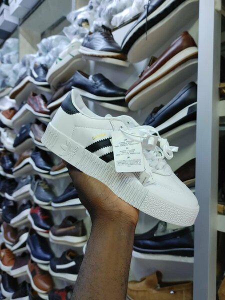 Chaussures baskets adidas