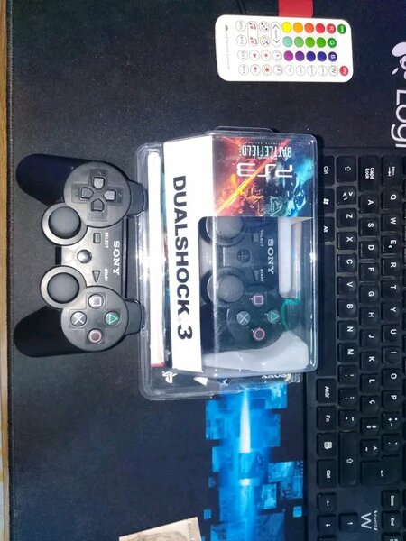 Console PS avec manettes