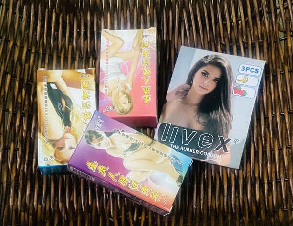 3 préservatifs +3 lubrifiants