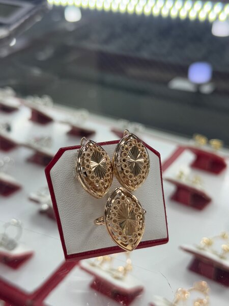 Комплекты 585