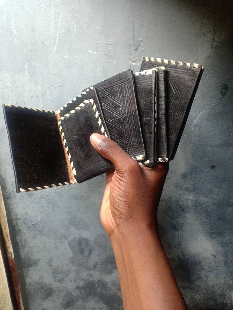 Porte-cartes en cuir recyclé