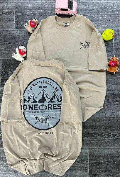 T-shirt beige imprimé montagne