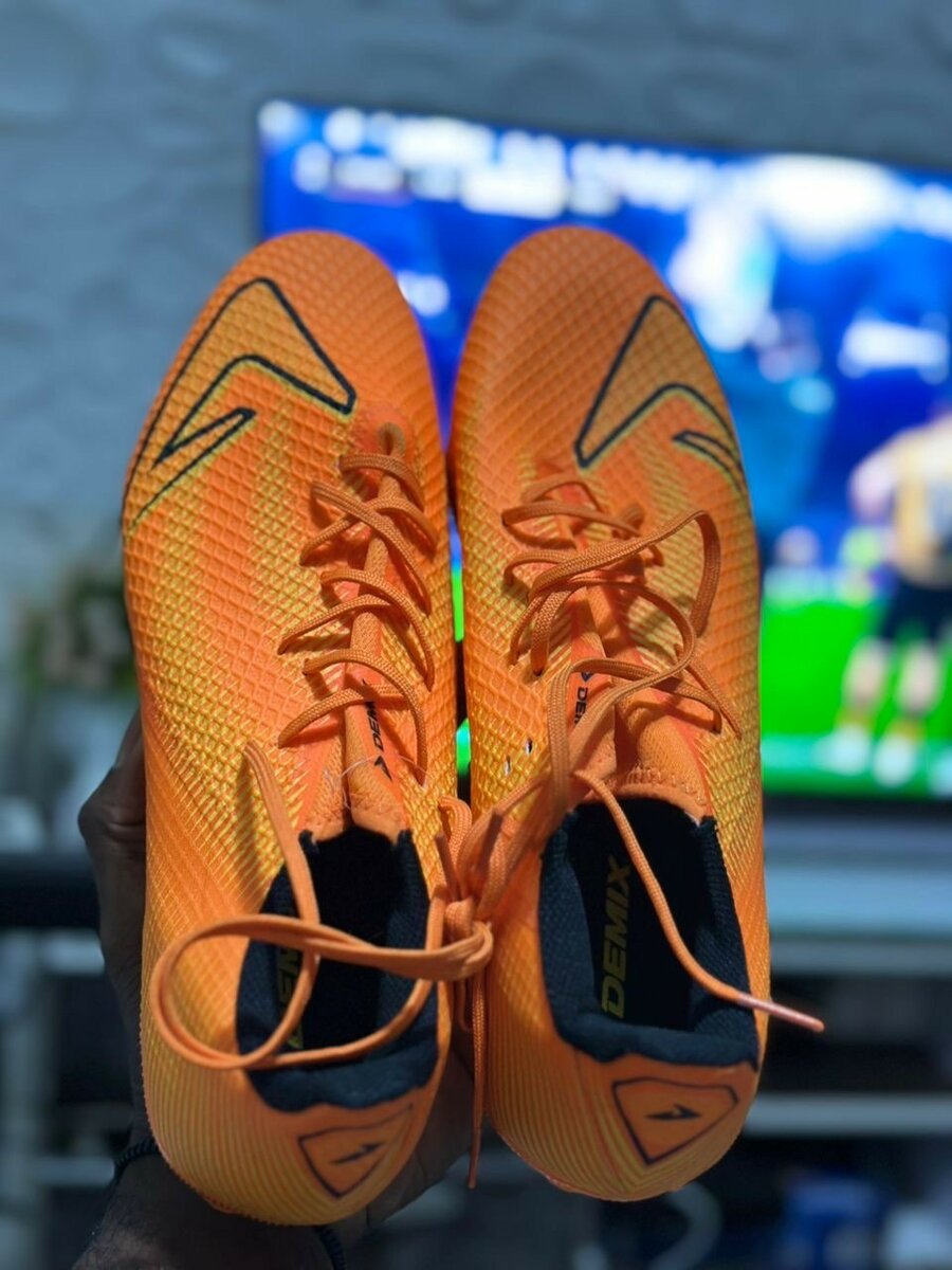 SOCCER FOOTBALL BOOTS