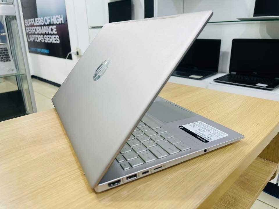 HP Pavilion Core i7-1255U