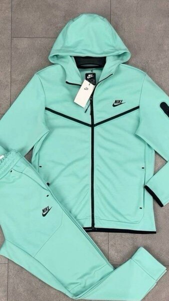 Ensemble survêtement Nike vert menthe