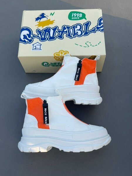 Bottines blanches à semelle épaisse