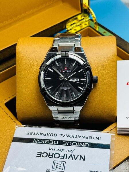 Montre Homme Naviforce Élégante