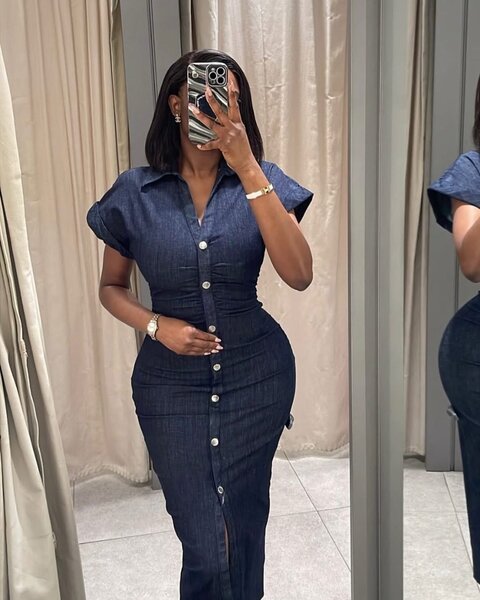 Robe en jean boutonnée élégante