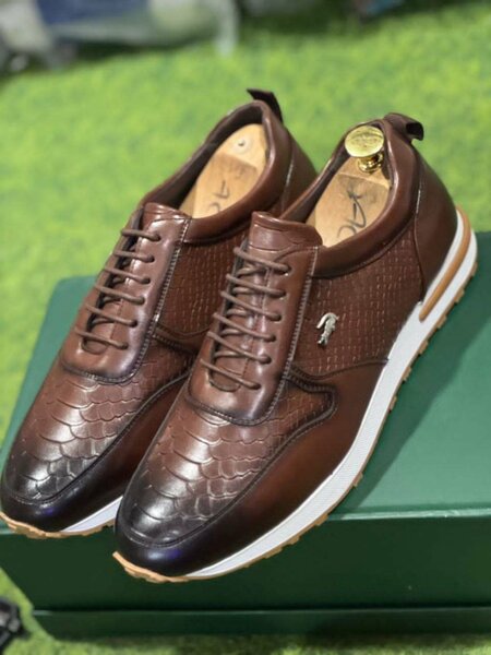 Chaussures en cuir élégantes homme