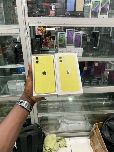 Coque iPhone 11 jaune