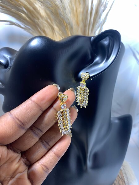 Boucles d'oreilles pendantes élégantes