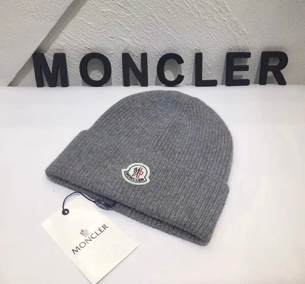Шапка Moncler