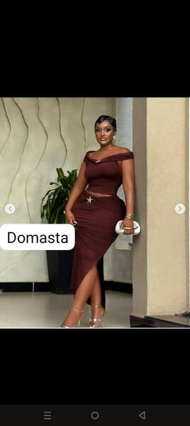 Robe élégante bordeaux