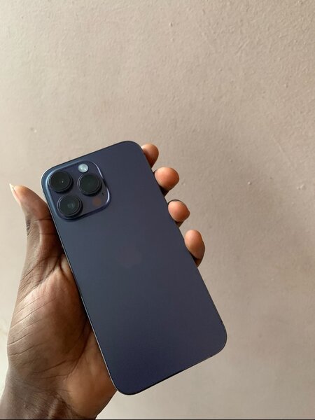 iPhone 14promax max 256gig bh89 eSIM unlocked 11k negotiable