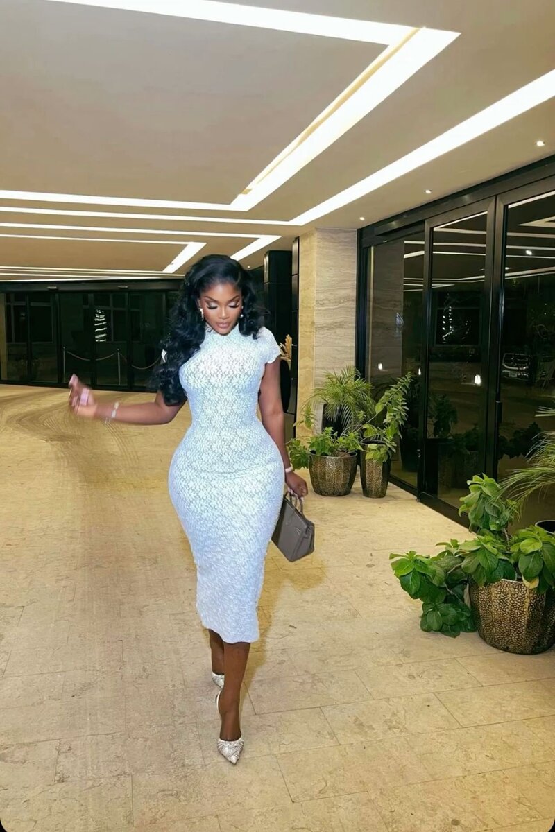 Élégante Robe Blanche Femme