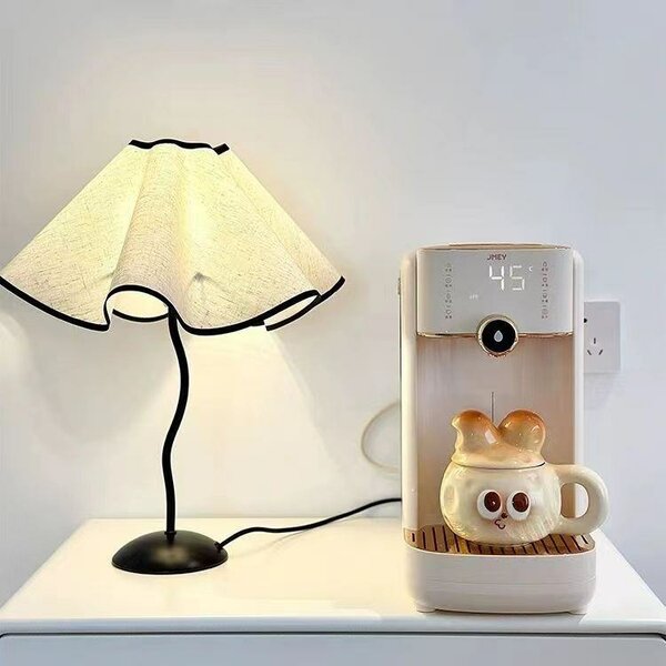 Настольная лампа