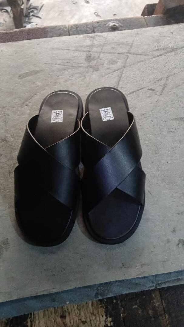 Sandales en cuir croisées