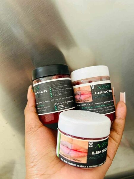 Lip Scrub for smokers and non smokers k30