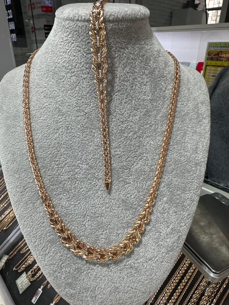 Колье и браслеты