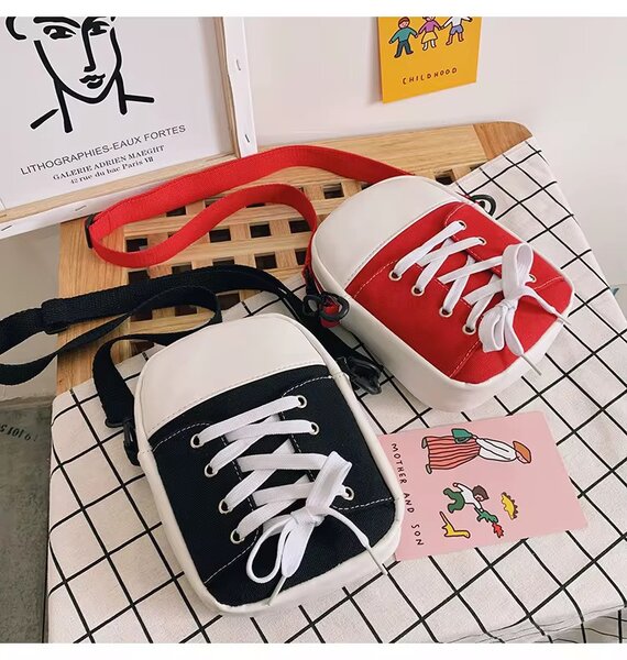 Sac à bandoulière sneakers