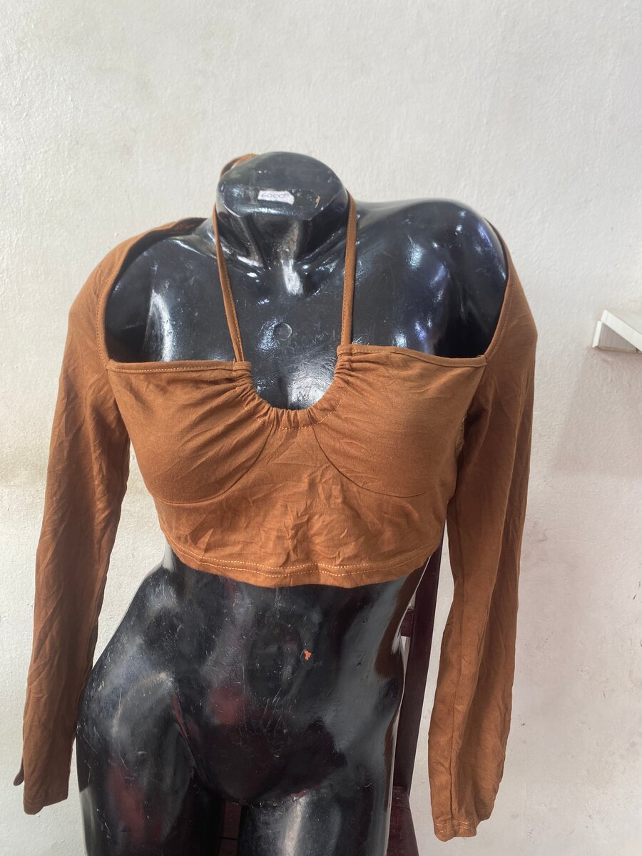 Tops courts élégants pour femmes