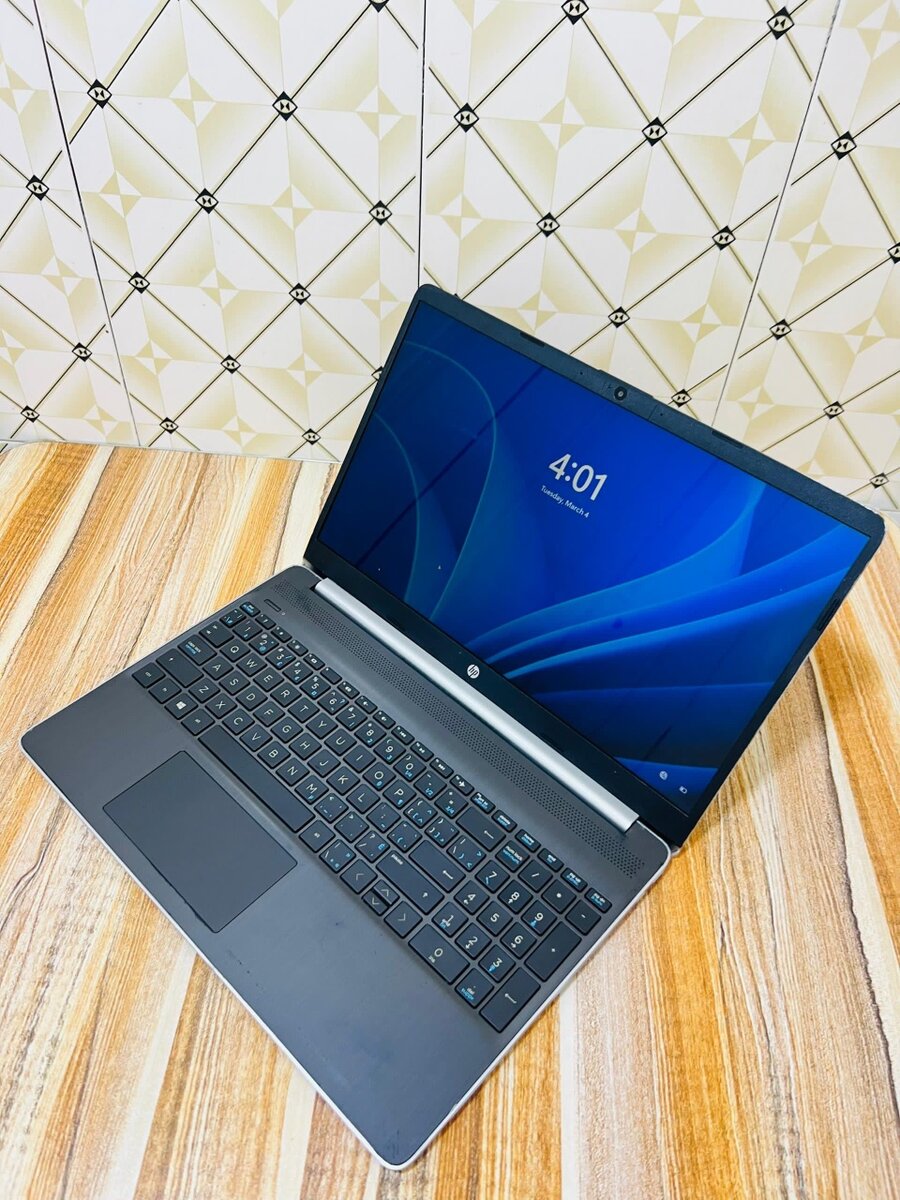 *HP LAPTOP 15*