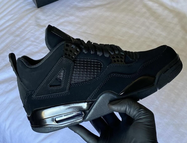 Air Jordan 4 black cat