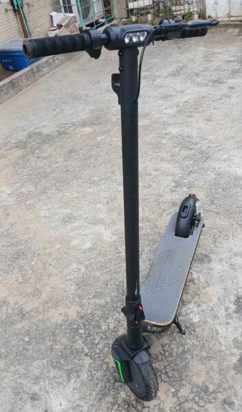 Trottinette électrique pliable