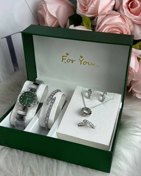 Комплект часы+набор украшений