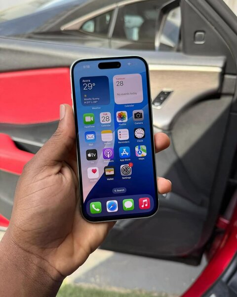 locked iphone 15 128Gb E-sim