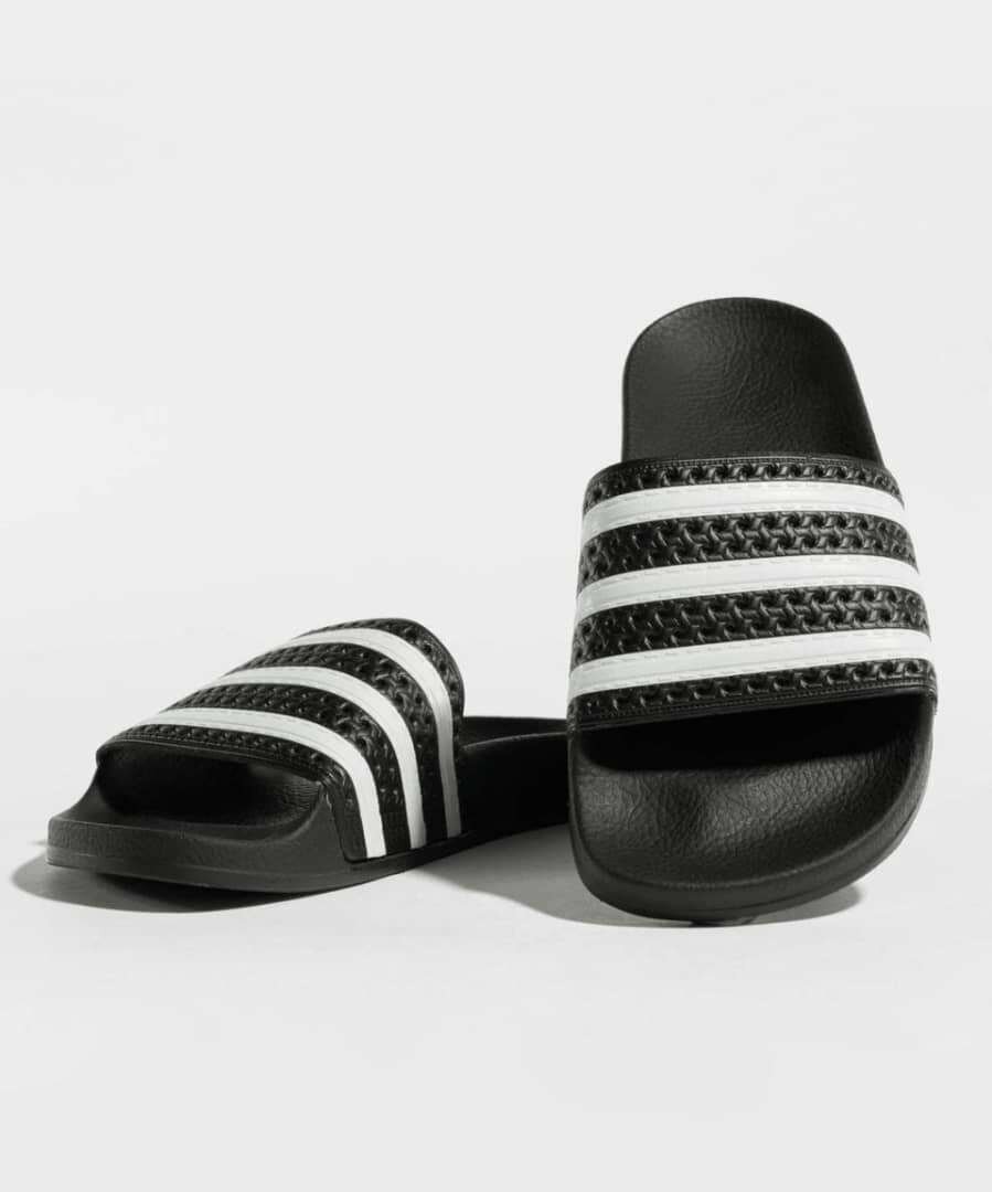 Claquettes noires confortables
