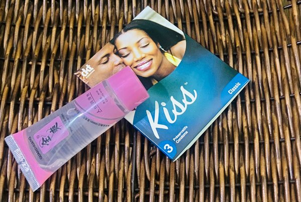 Préservatifs + lubrifiant