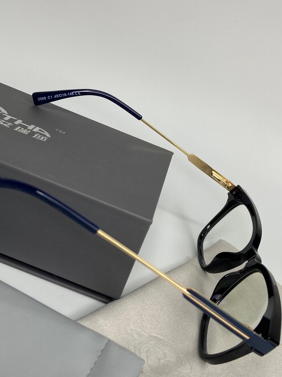 Optical Photochromic Eyewear