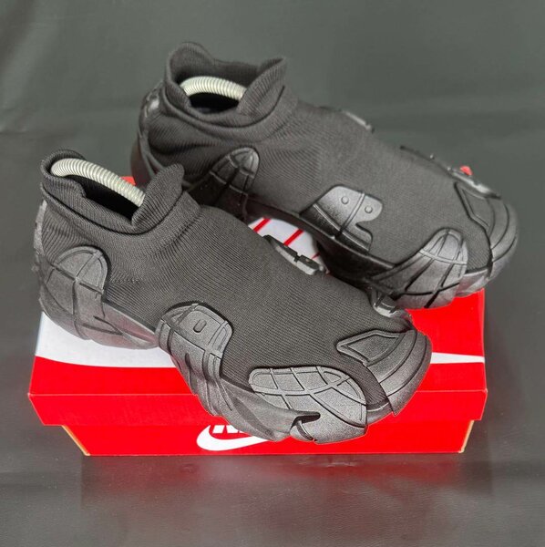 Chaussures futuristes Nike