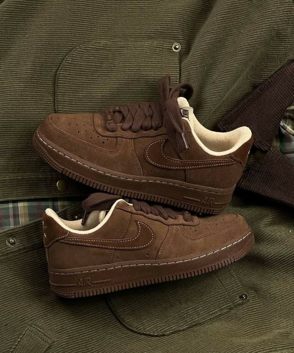 NIKE AIRFORCE ALL BROWN
