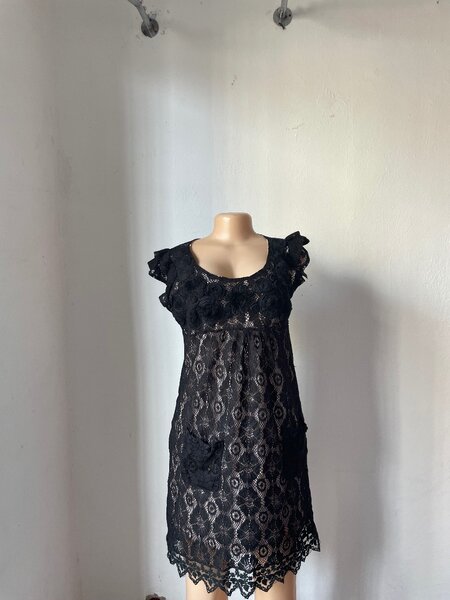 Robe en dentelle noire élégante