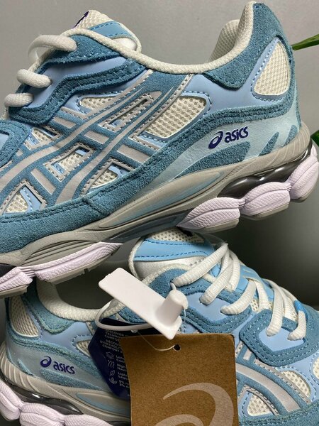 Chaussures Asics pour homme et femme