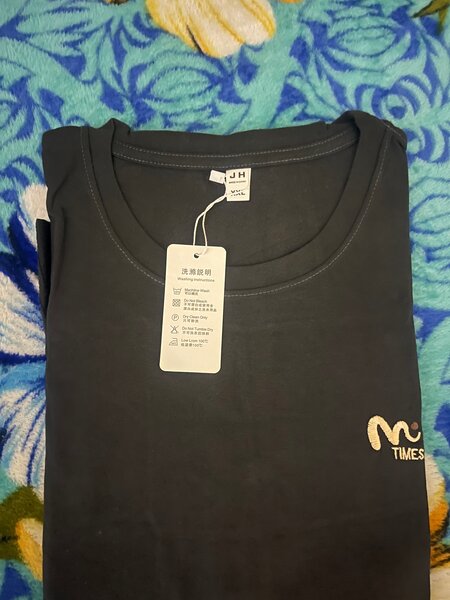 T-shirt noir en coton