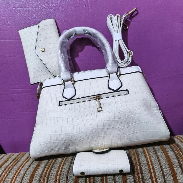 Sac à main en cuir blanc élégant