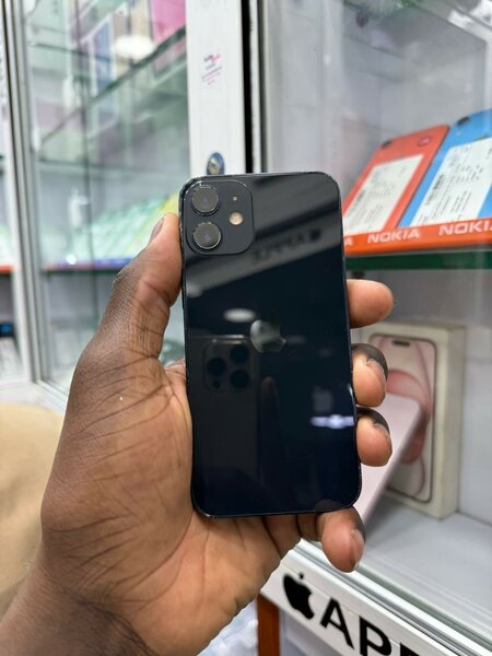 iPhone 12 Mini 64go quasi neuf