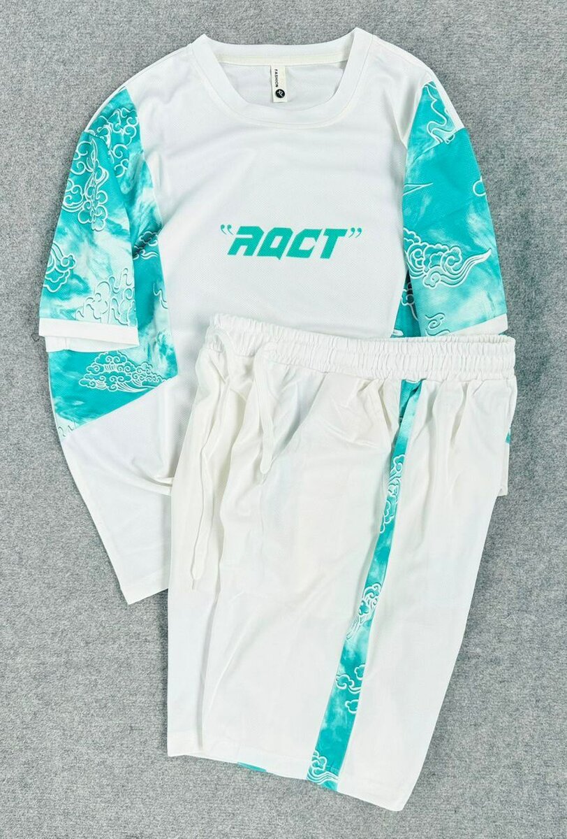 Ensemble sport bleu et blanc