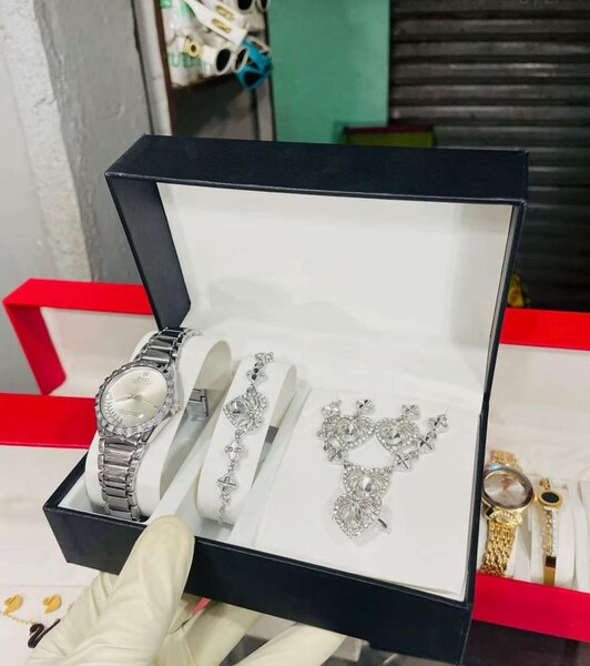 Ensemble Montre et Bijoux Luxe