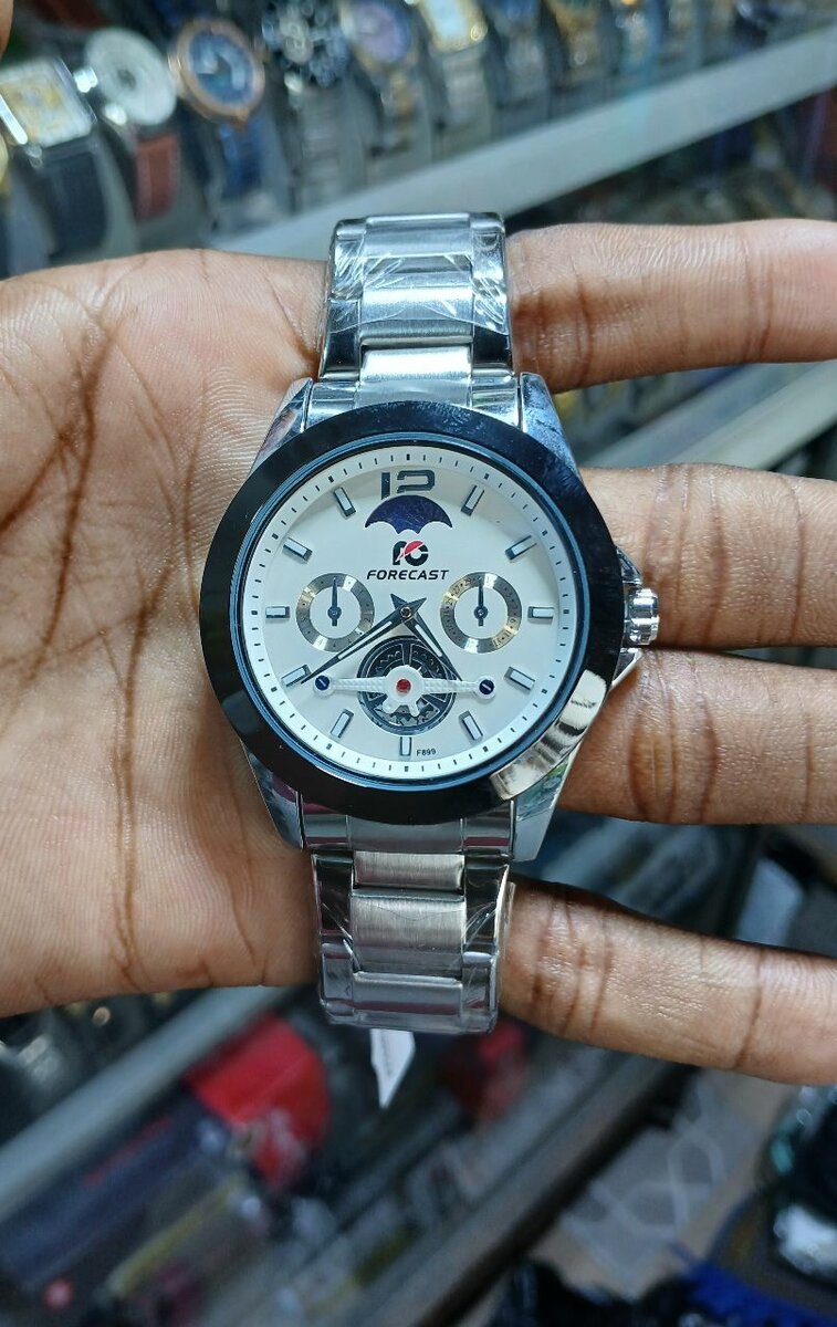 Montre doré avec coffret