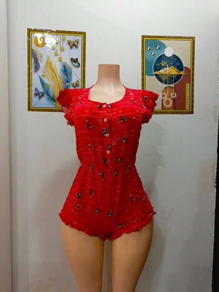 Combishort rouge à motifs