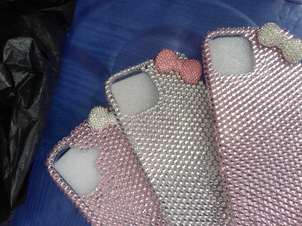 Étui iPhone strass luxe