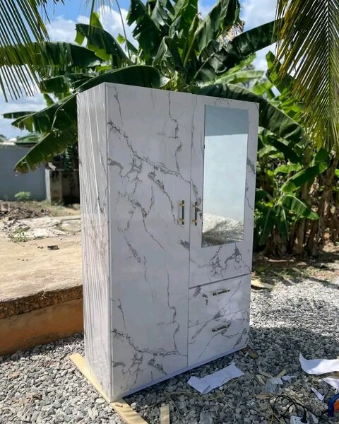 Armoire moderne en marbre blanc