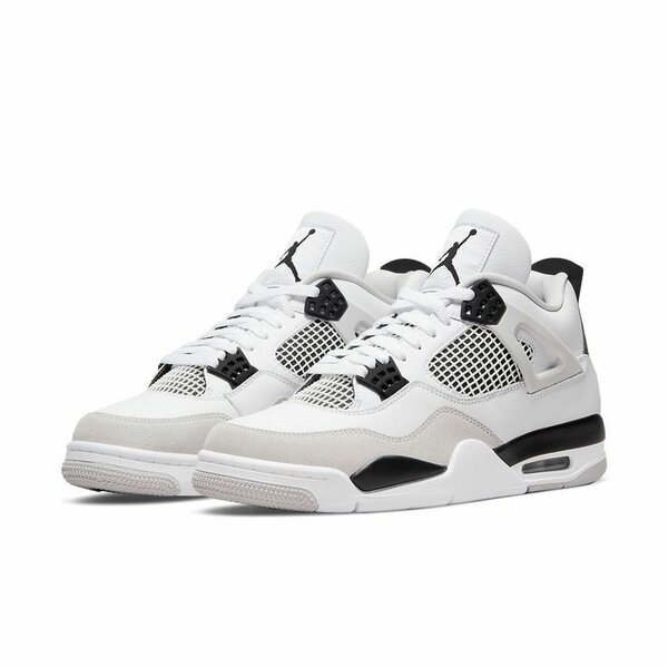 AIR JORDAN 4 RETRO. Sneakers