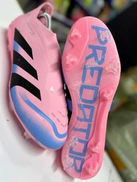 Chaussures de foot Adidas Predator rose